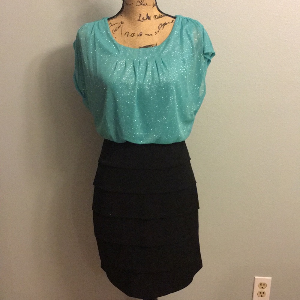 Sparkly body con dress NWT